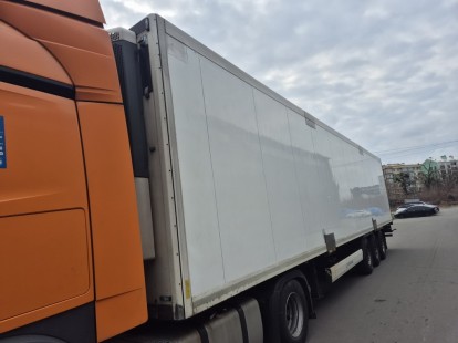 Напівпричіп рефрижератор Krone 526386 Напівпричіп рефрижератор Krone 526386